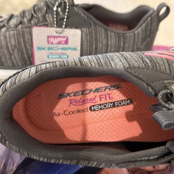 Women’s sketchers air cooled memory foam gray size 9 - Picture 9 of 11